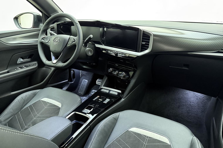 Vehicle Image 15