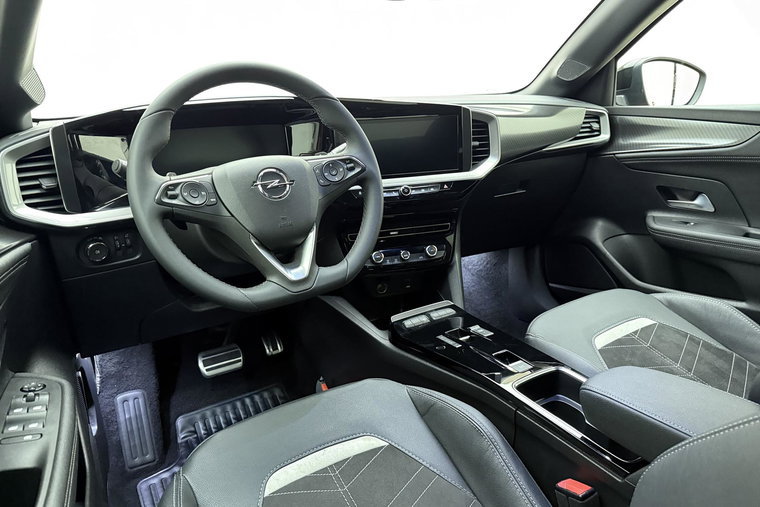 Vehicle Image 16
