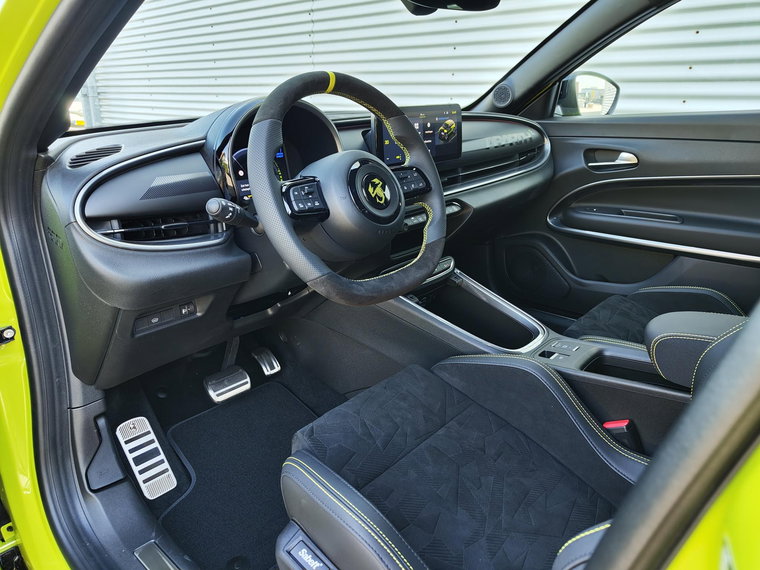 Vehicle Image 19
