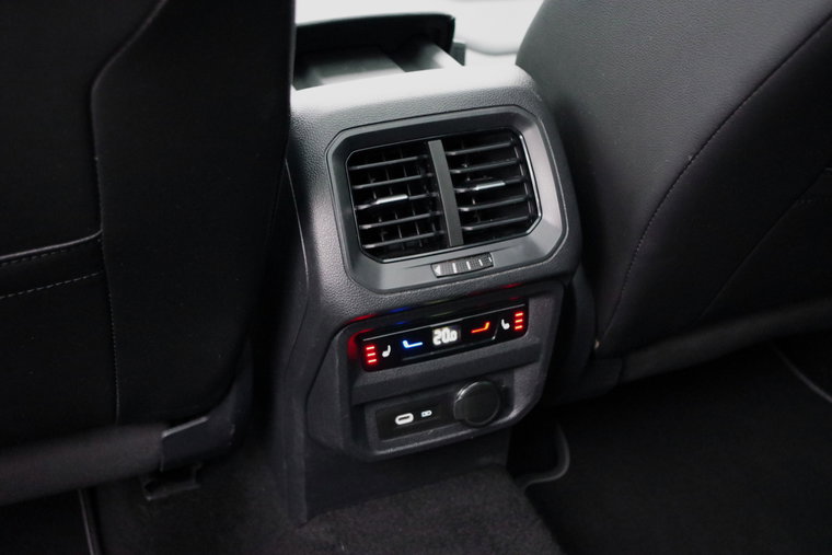 Vehicle Image 40