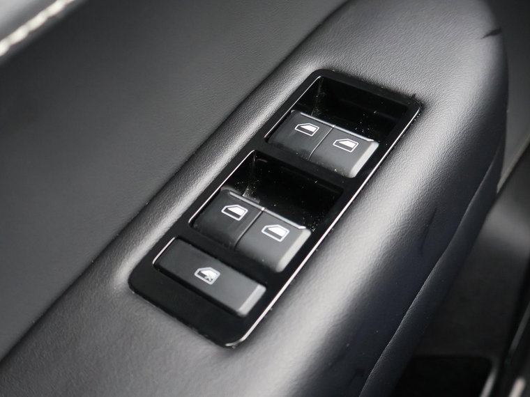 Vehicle Image 45