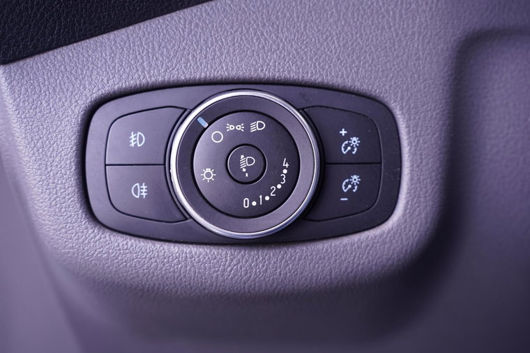 Vehicle Image 35