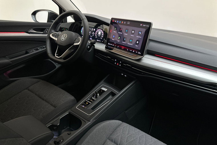 Vehicle Image 13