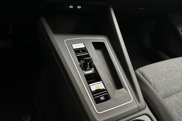 Vehicle Image 31