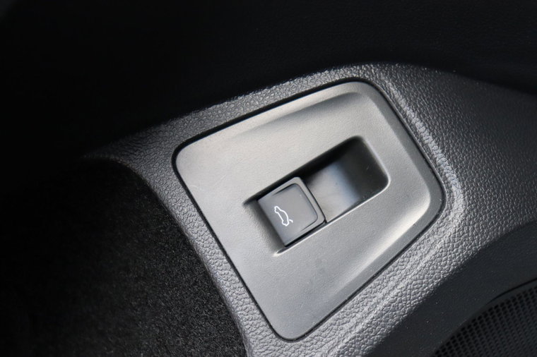 Vehicle Image 26