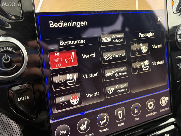 Vehicle Image 32