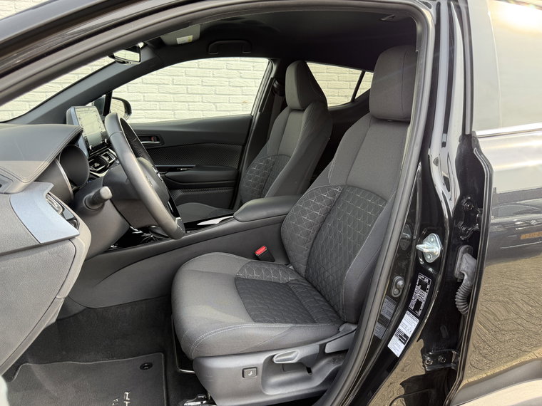 Vehicle Image 25