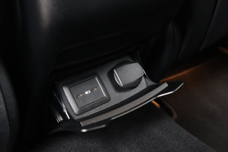 Vehicle Image 35