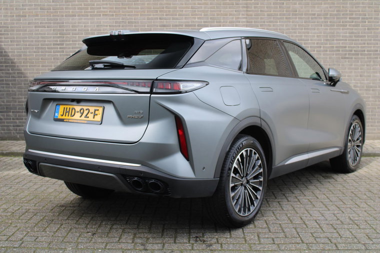 Vehicle Image 4