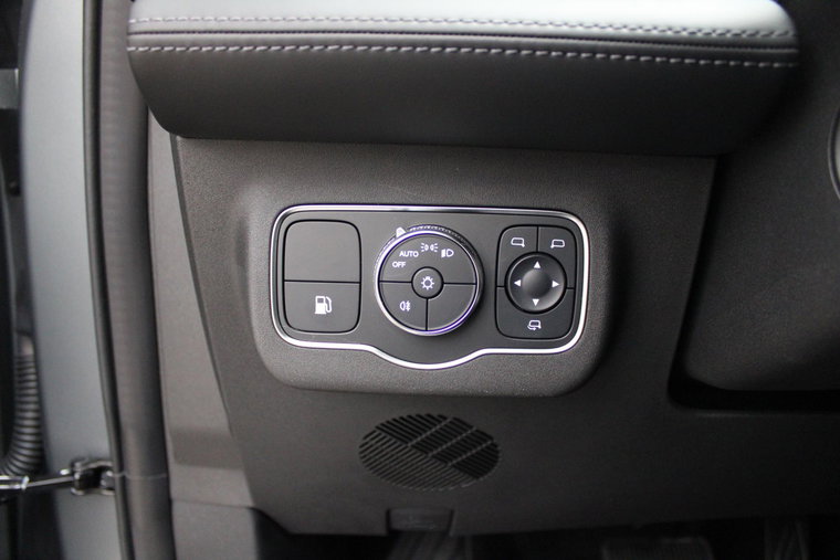 Vehicle Image 23