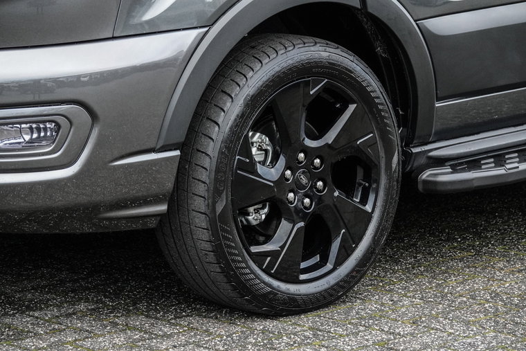 Vehicle Image 7