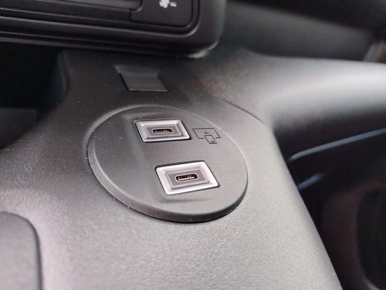 Vehicle Image 33