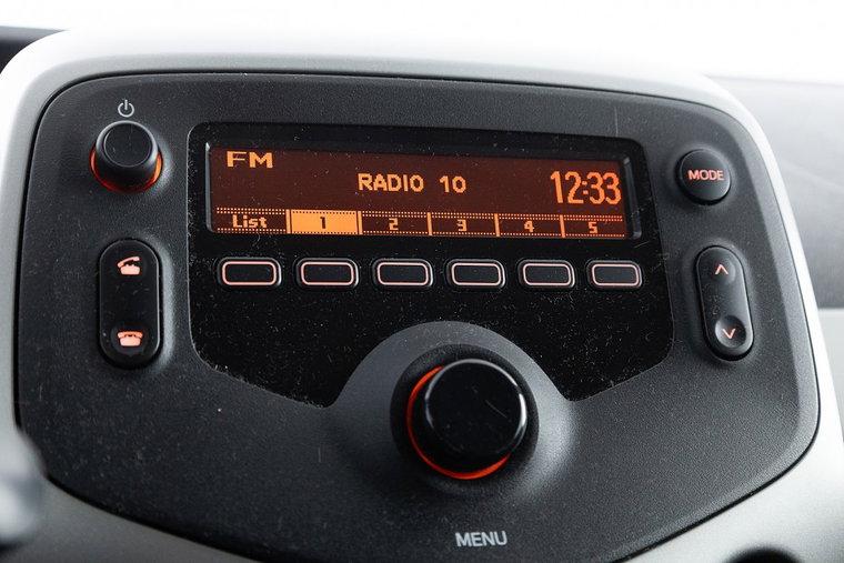 Vehicle Image 12