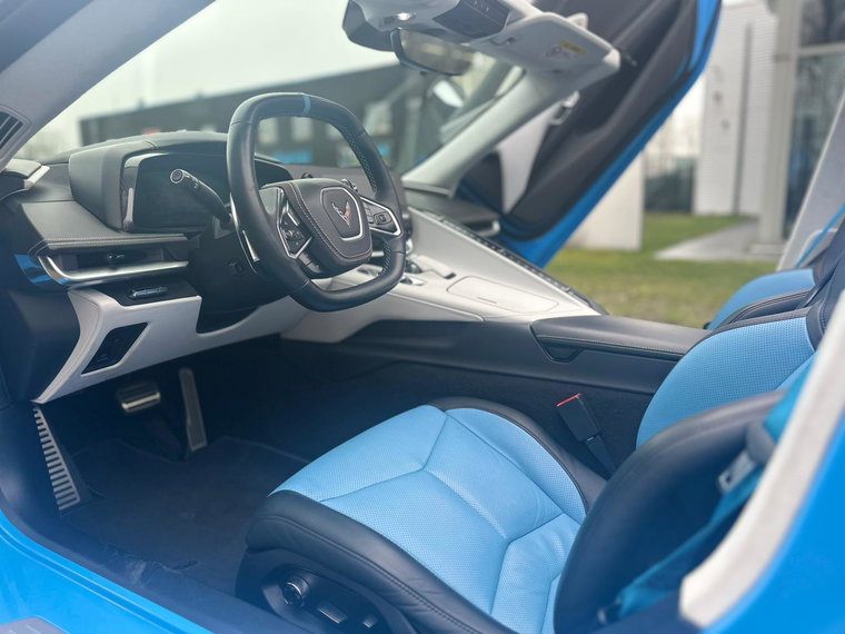 Vehicle Image 17