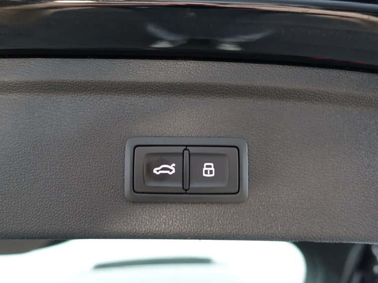 Vehicle Image 43