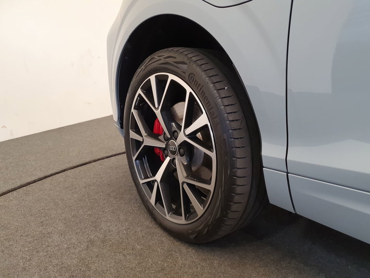 Vehicle Image 23