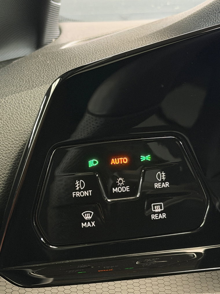 Vehicle Image 33