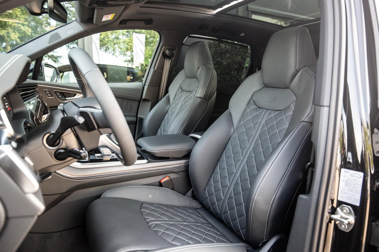 Vehicle Image 6