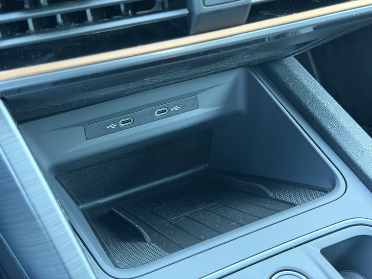 Vehicle Image 29