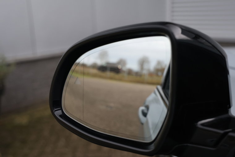 Vehicle Image 27