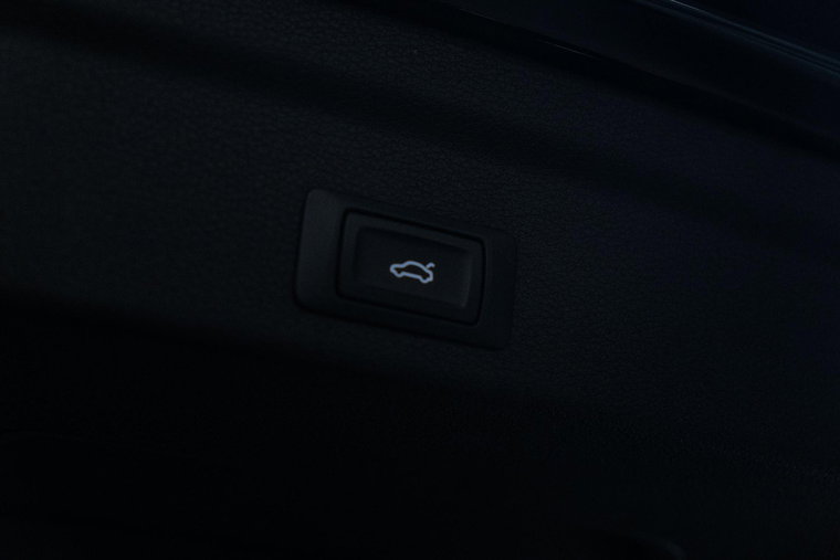 Vehicle Image 38