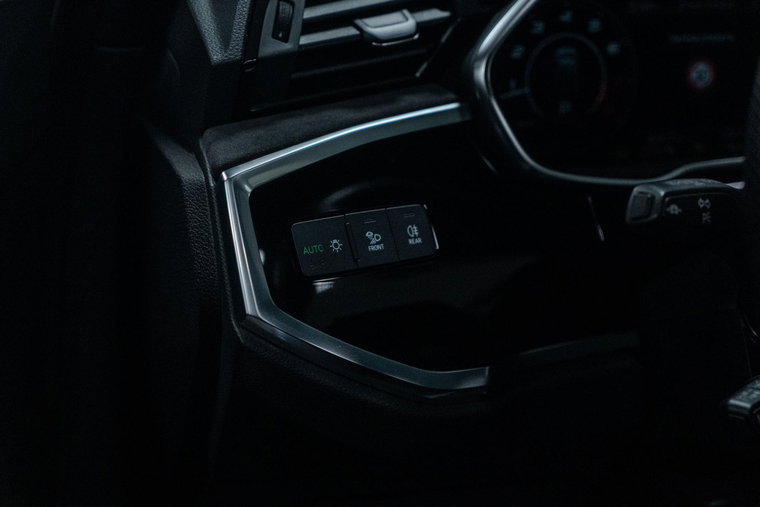 Vehicle Image 42