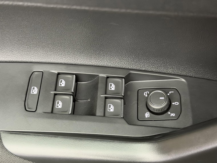 Vehicle Image 34