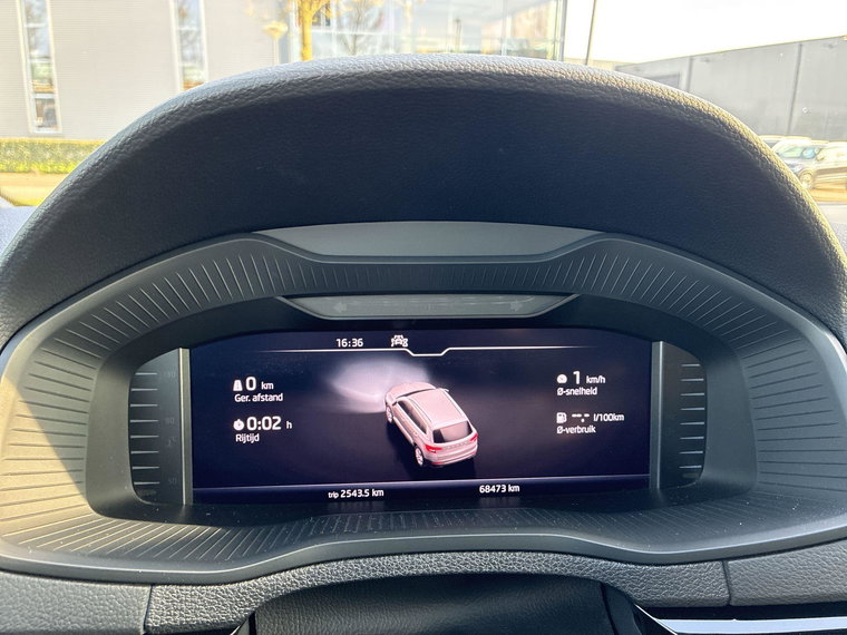 Vehicle Image 16
