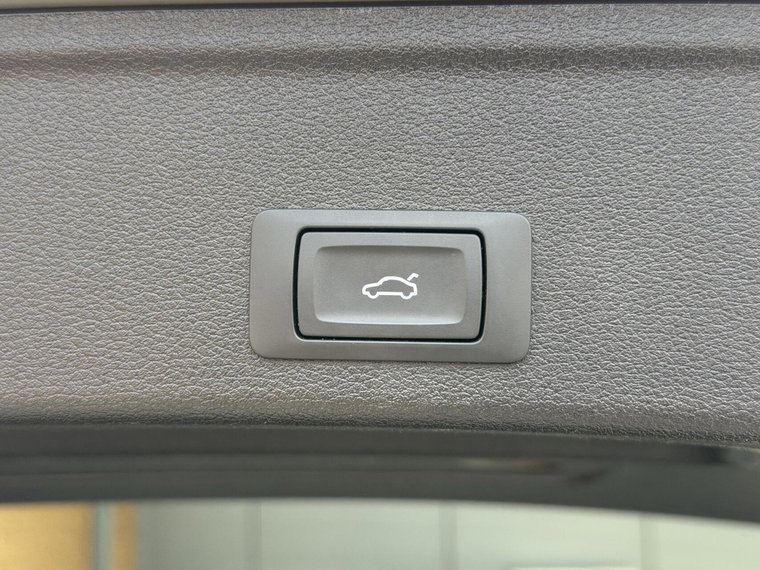 Vehicle Image 42