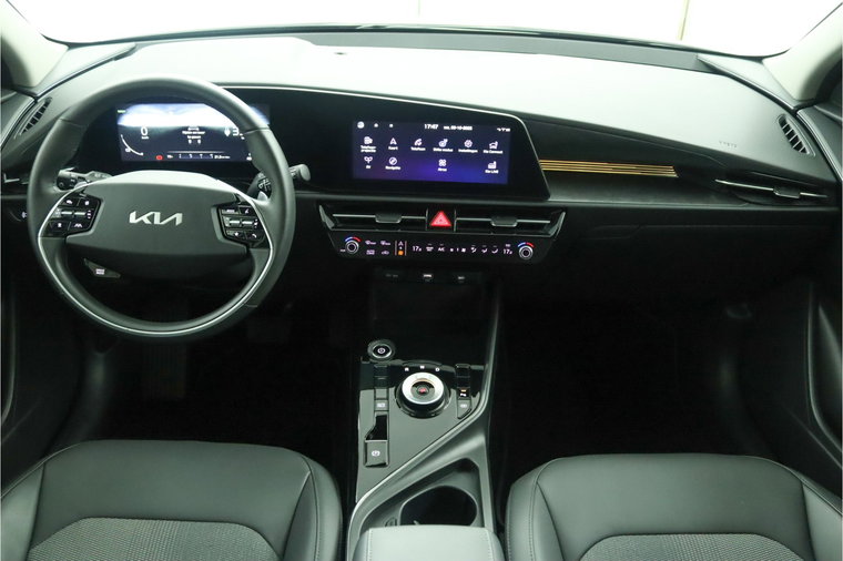 Vehicle Image 32