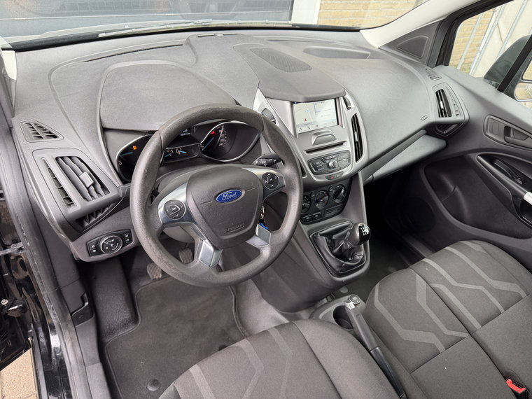 Vehicle Image 32