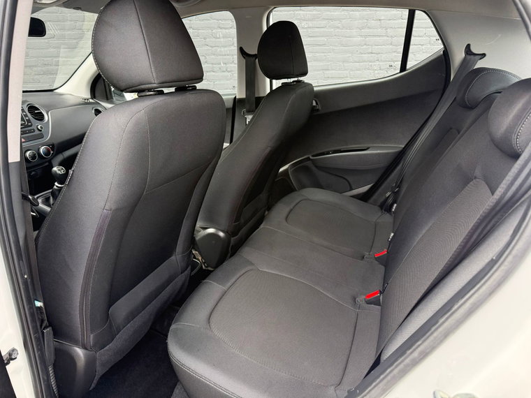 Vehicle Image 16