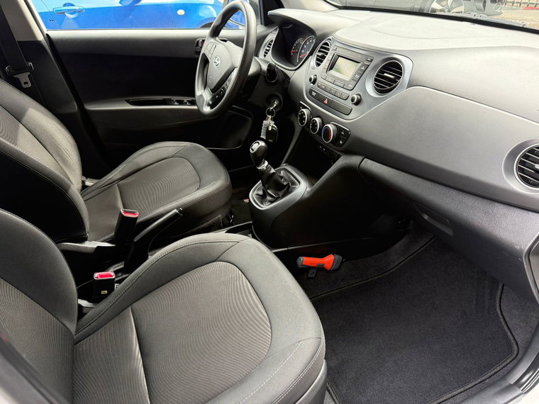 Vehicle Image 19