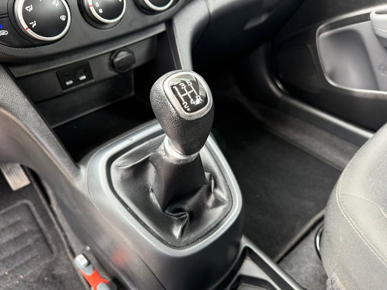 Vehicle Image 24