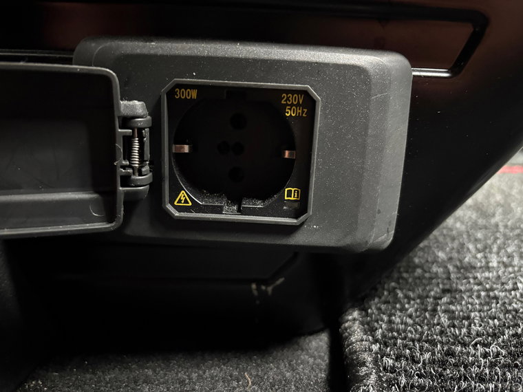 Vehicle Image 27
