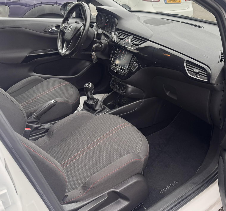 Vehicle Image 18
