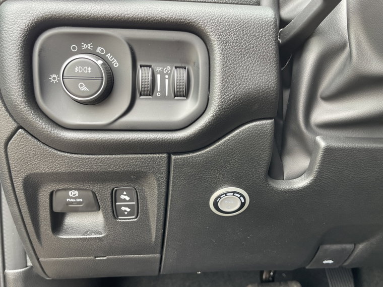 Vehicle Image 26