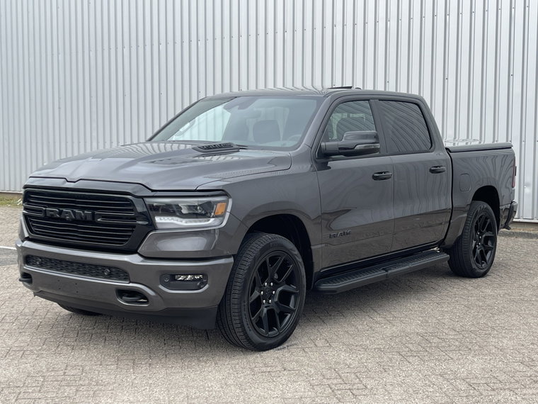 Vehicle Image 5
