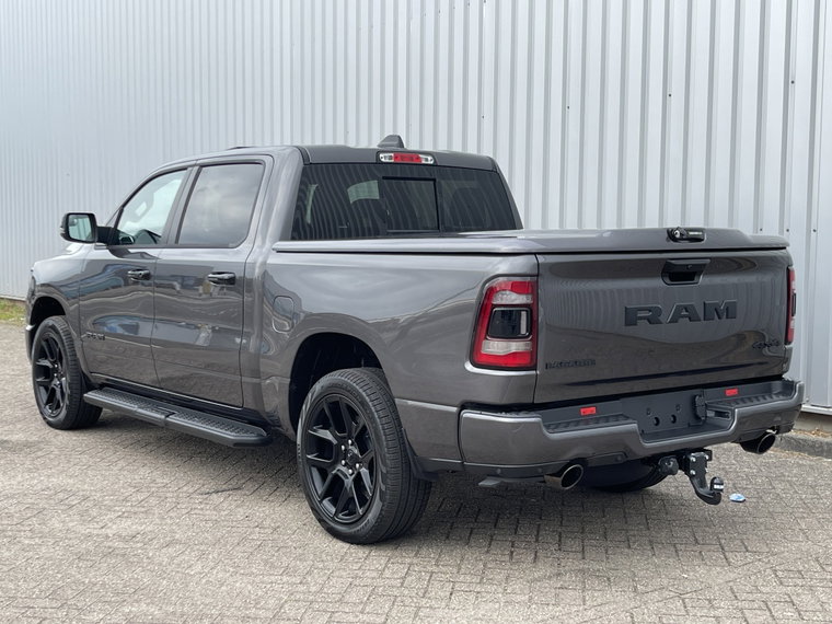 Vehicle Image 8