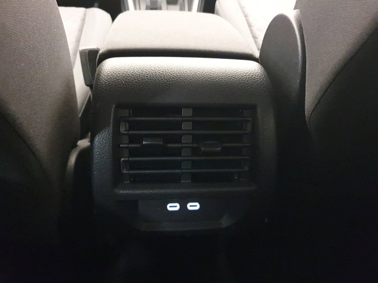 Vehicle Image 26
