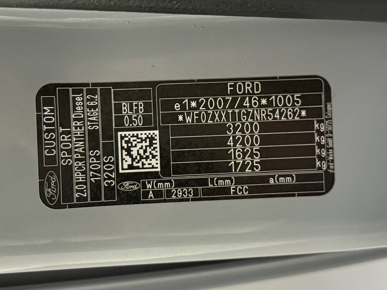 Vehicle Image 25