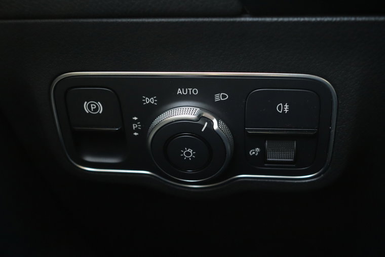 Vehicle Image 26
