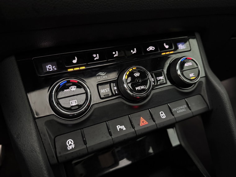 Vehicle Image 28