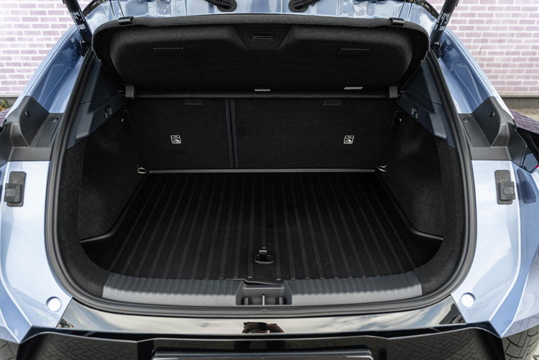 Vehicle Image 13