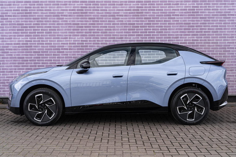 Vehicle Image 8