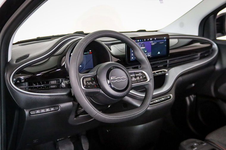Vehicle Image 25