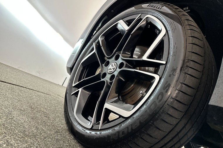 Vehicle Image 13