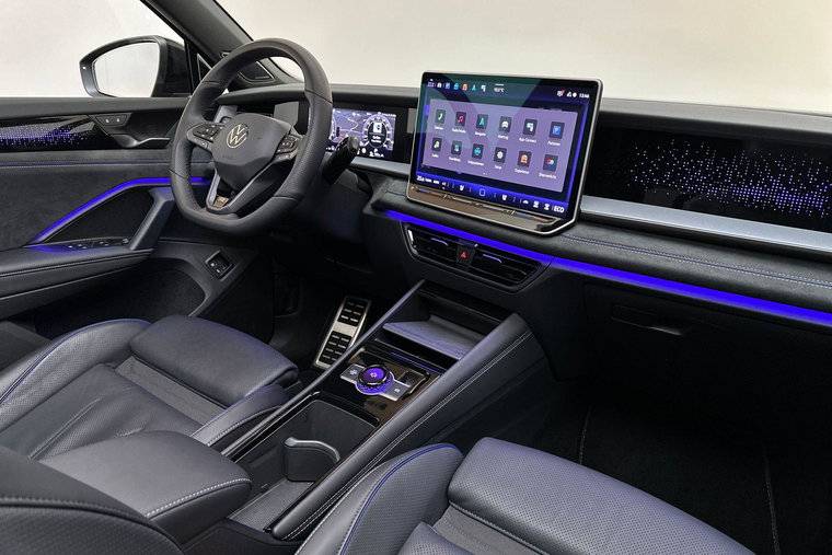 Vehicle Image 16