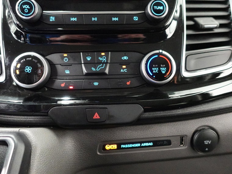 Vehicle Image 25