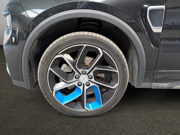 Vehicle Image 15